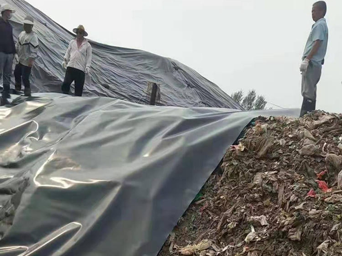 在垃圾填埋場(chǎng)中采用什么規(guī)格的土工膜？